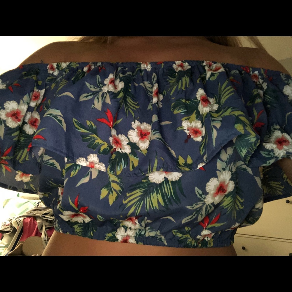 Hollister floral crop top